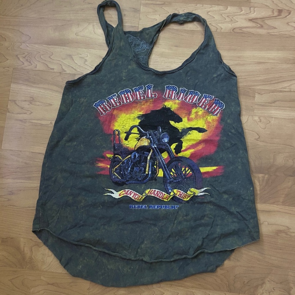 Rebel republic tank